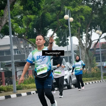 Runner Photo 7499331