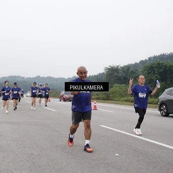 Runner Photo 7499335
