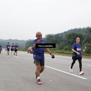 Runner Photo 7499428