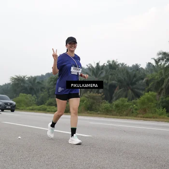 Runner Photo 7499503