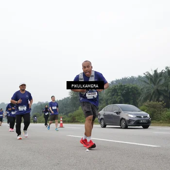 Runner Photo 7499512