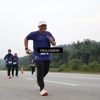 Runner Photo 7499533