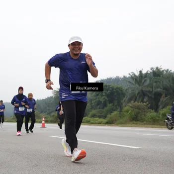Runner Photo 7499534