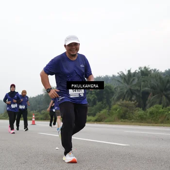 Runner Photo 7499535