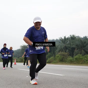 Runner Photo 7499536
