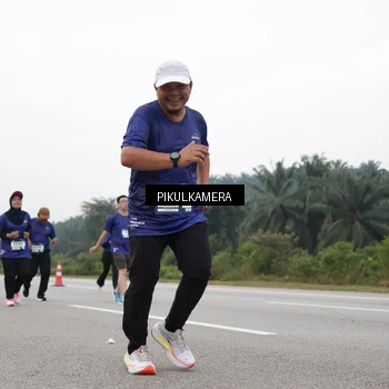 Runner Photo 7499537