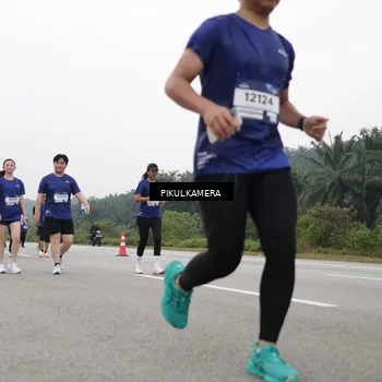 Runner Photo 7499559