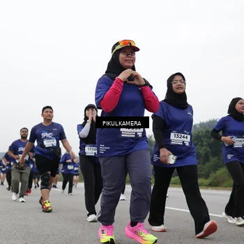 Runner Photo 7499593