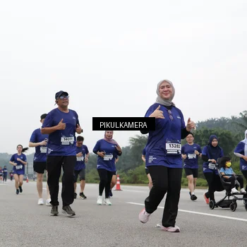 Runner Photo 7499631