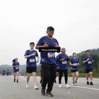 Runner Photo 7499634