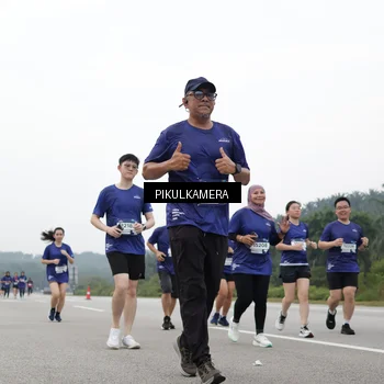 Runner Photo 7499638
