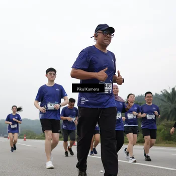 Runner Photo 7499639