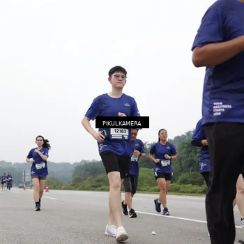 Runner Photo 7499645