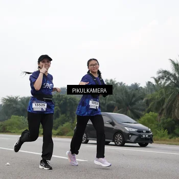 Runner Photo 7499738