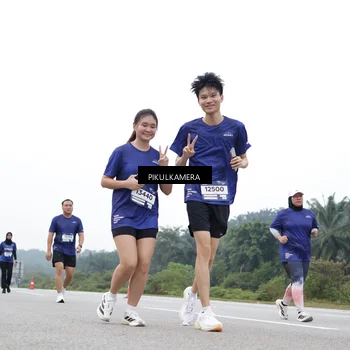 Runner Photo 7499859