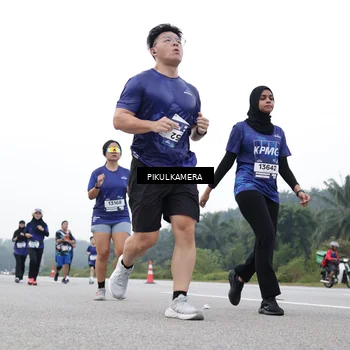 Runner Photo 7499893