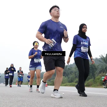 Runner Photo 7499894