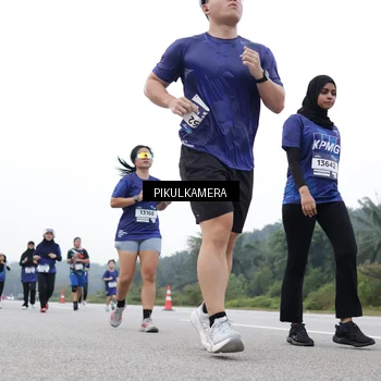 Runner Photo 7499897