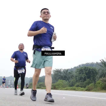 Runner Photo 7499937