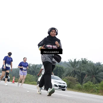 Runner Photo 7499999