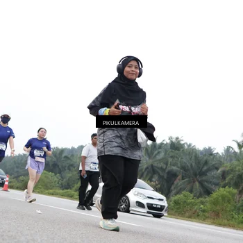 Runner Photo 7500002