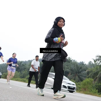 Runner Photo 7500003