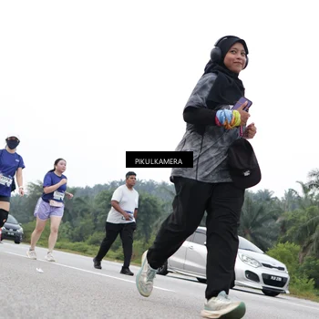 Runner Photo 7500005