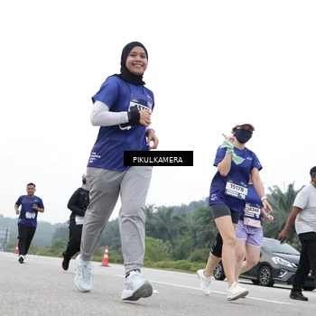 Runner Photo 7500008