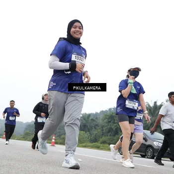 Runner Photo 7500009