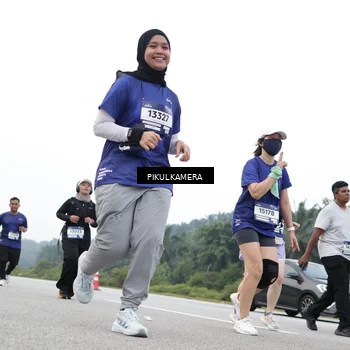 Runner Photo 7500011