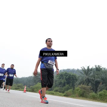 Runner Photo 7500113