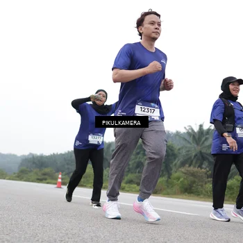 Runner Photo 7500339