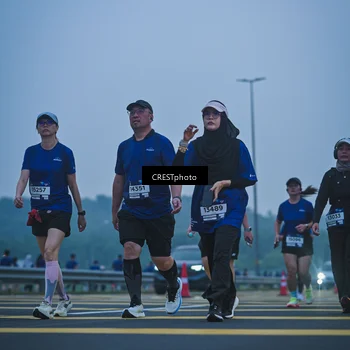 Runner Photo 7500800