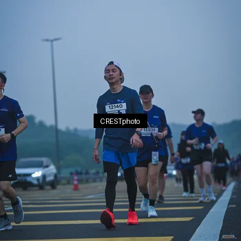 Runner Photo 7501001