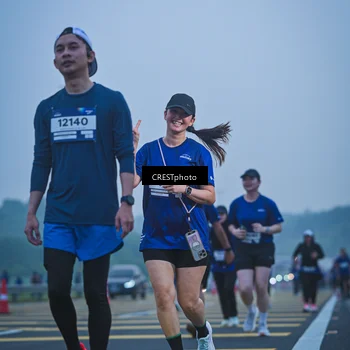 Runner Photo 7501003