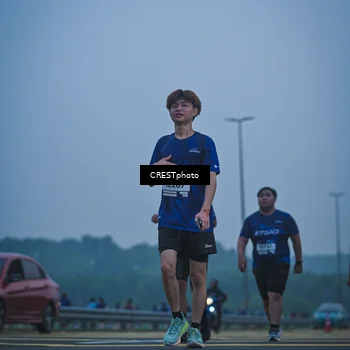 Runner Photo 7501100