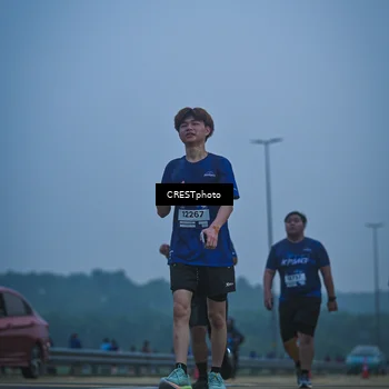 Runner Photo 7501102