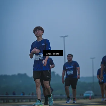 Runner Photo 7501106