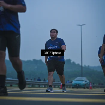 Runner Photo 7501110