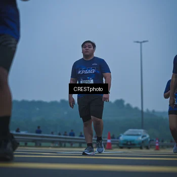 Runner Photo 7501115
