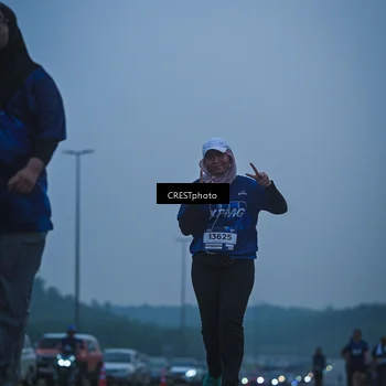 Runner Photo 7501800