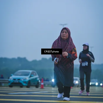 Runner Photo 7502025
