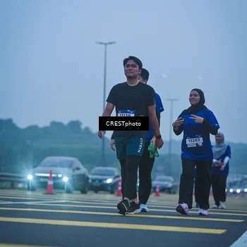 Runner Photo 7502058