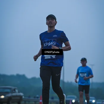 Runner Photo 7502187