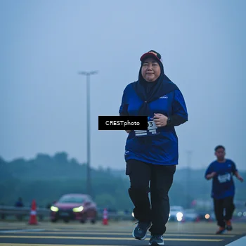 Runner Photo 7502240