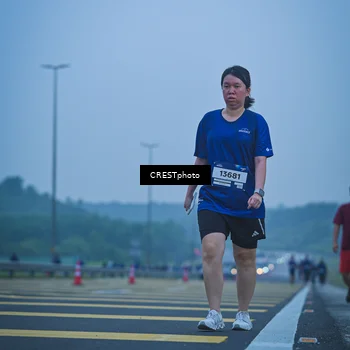 Runner Photo 7502274