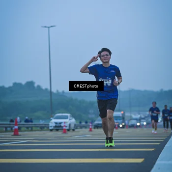 Runner Photo 7502285