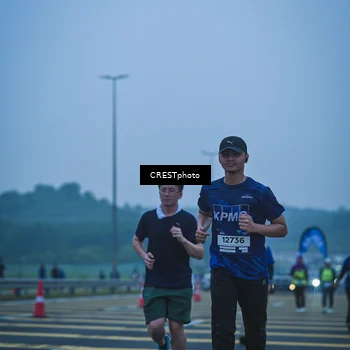 Runner Photo 7502360