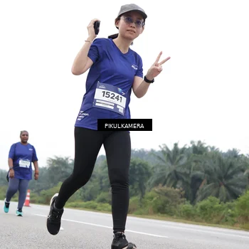 Runner Photo 7502445