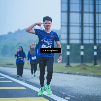 Runner Photo 7502474
